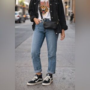 🌟 Trendy Women’s Vans Sk8-Hi High-Top Sneakers – Size 9 Women– Gently Worn 👟